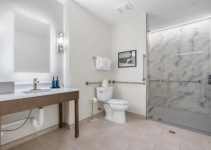 Harbor Suites At Harborwalk Village